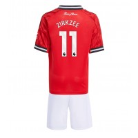 Manchester United Joshua Zirkzee #11 Domáci Detský futbalový dres 2025-26 Krátky Rukáv (+ trenírky)